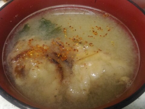 おひとり様用、玉葱の天ぷらとワカメの味噌汁